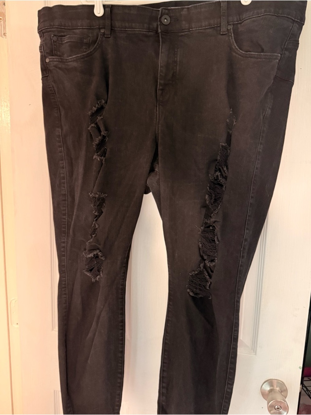 Torrid Bombshell Grey/Black Distressed Skinny Jeans 28R